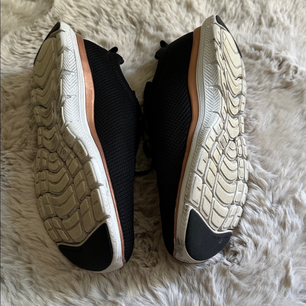 Skechers Black Athletic Shoes - Picture 6 of 6